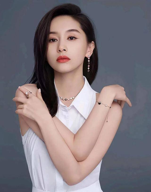 回顾：王子文姐弟恋又栽了，男方回美后再无消息，两人结婚已无可能