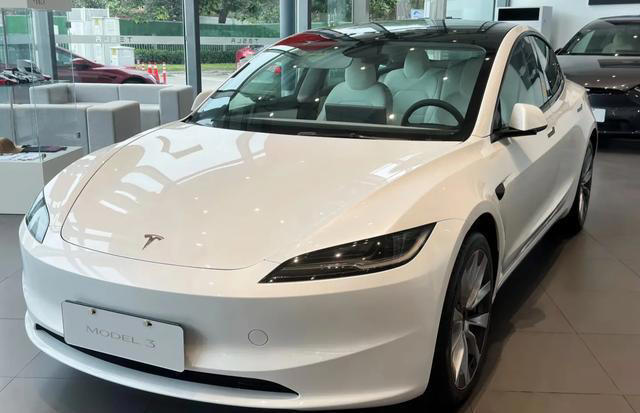 在线求建议，20万买宝马3系还是特斯拉Model 3，真心纠结到睡不着