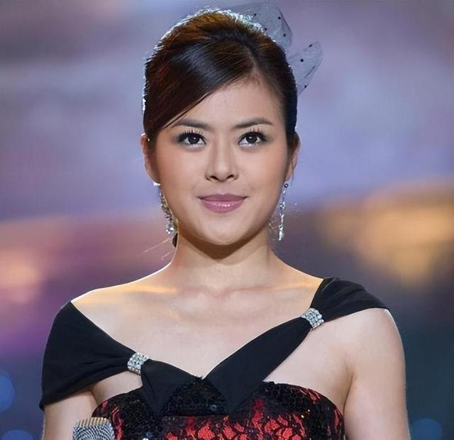 主持人陈辰：住千万豪宅，和歌唱家余笛儿女双全，46岁官宣新身份