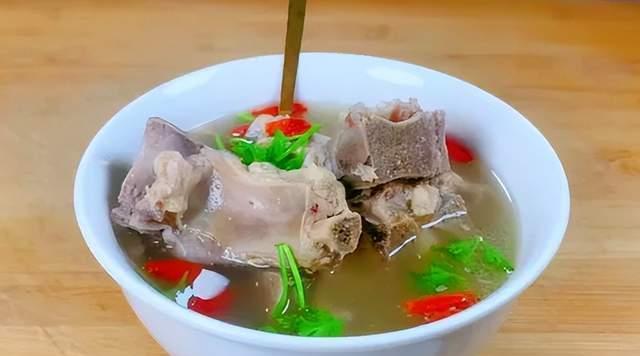 入秋后，多喝汤，这3样一起煮，汤鲜味美，营养满满！