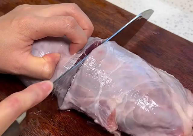 卤牛肉怎么做？不要直接焯水，教你详细做法，好吃入味，不散花