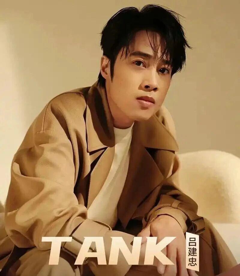 知名男歌手Tank正式复出，此前一度生命衰竭