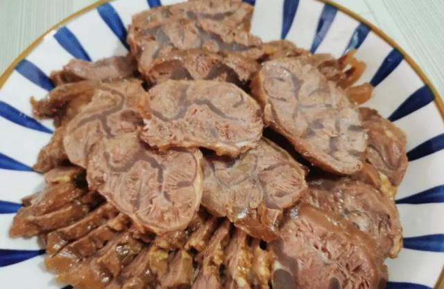 卤牛肉怎么做？不要直接焯水，教你详细做法，好吃入味，不散花