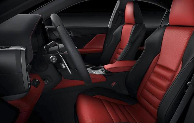 缝缝补补又3年，雷克萨斯IS车型再次更新，这下你会买吗？