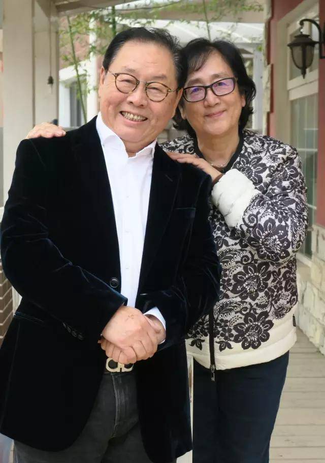 “猪八戒”已经80岁了，妻子比嫦娥还美，如今儿子也事业有成