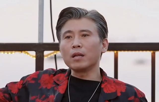 50岁李乃文“老来得粉”，演了25年配角无人理，如今上综艺火出圈