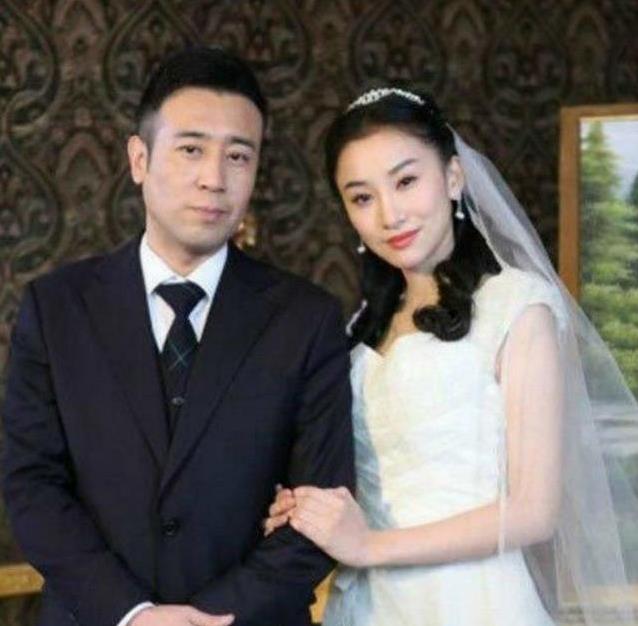 于和伟苦日子熬出头，妻子默默供学费，8套房全家安稳