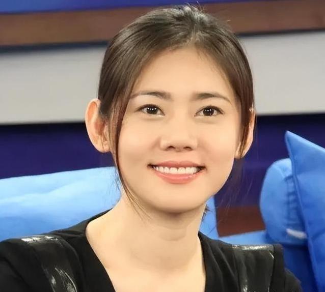 远嫁中国7年，秋瓷炫婚变风波不断，为何她始终不放手？