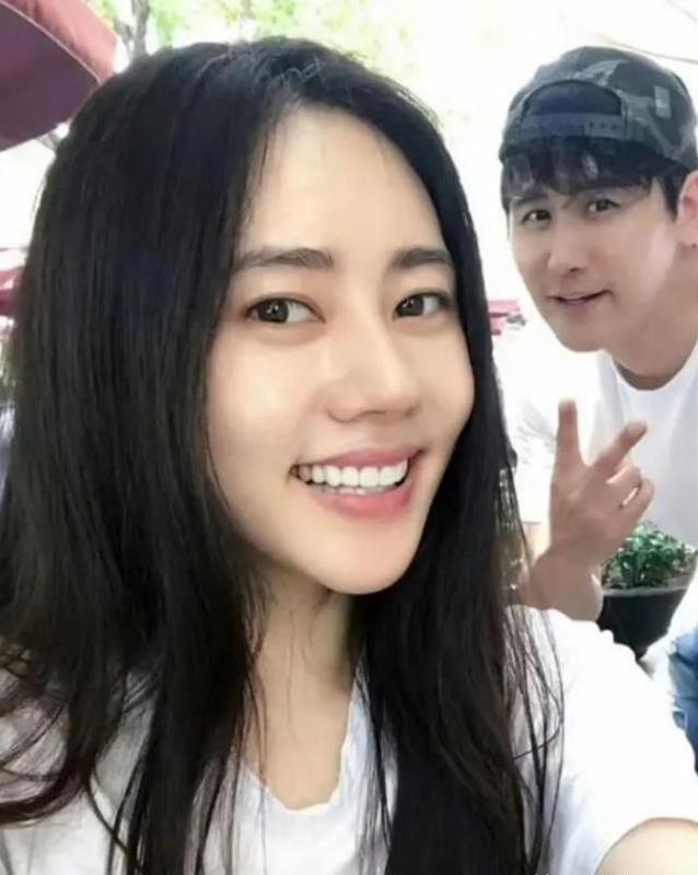 远嫁中国7年，秋瓷炫婚变风波不断，为何她始终不放手？