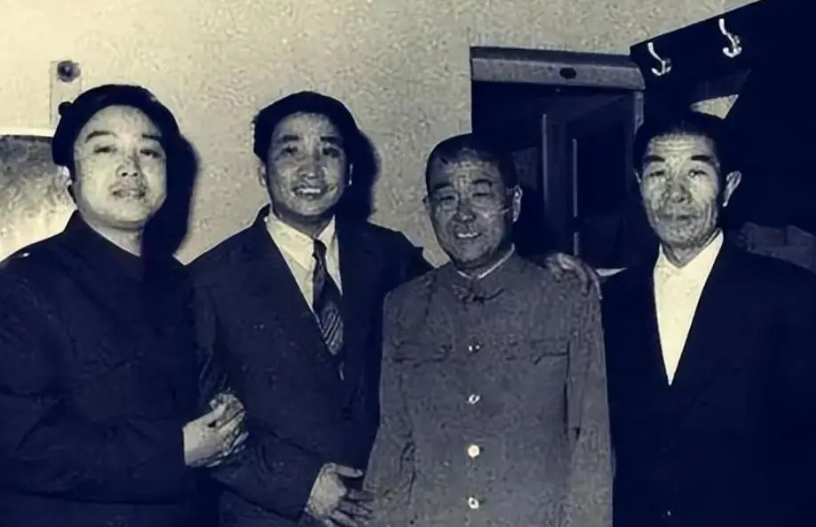 相声界传奇父子同一天去世，50年后天堂再聚首，是巧合还是命运