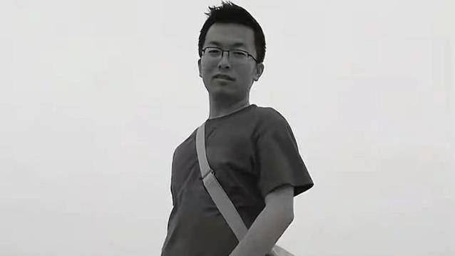 他放弃名校硕士开饭店，带火云南美食，却没等到吃一口家常饭