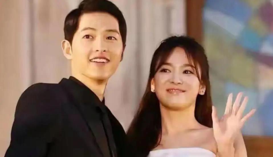 宋仲基跨国婚姻甜又累：老婆不来韩国，儿子只说外语，他咋办？