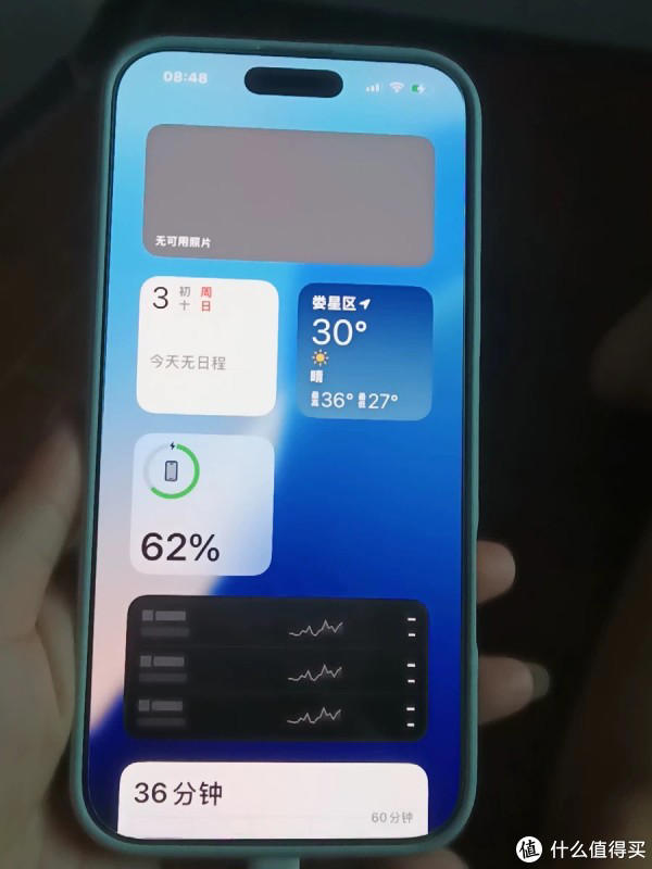 告别冲动换机：2025年我选择与旧iPhone共度的三个理由
