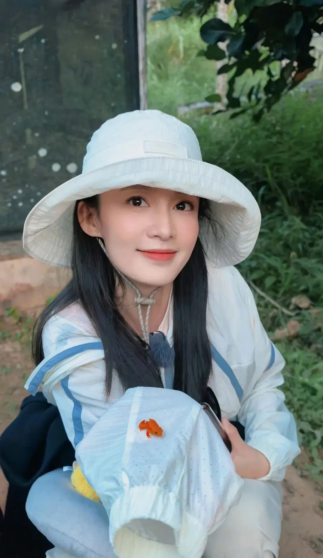 Entity 29: \, image size:768x1328