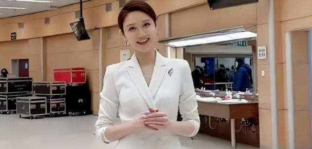 36岁龙洋身份揭晓，谁还敢称她“花瓶”