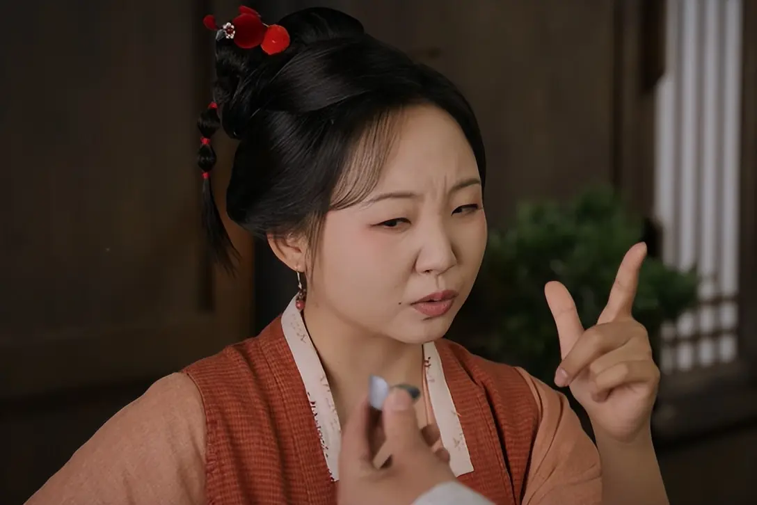 才播4集，评分9.4，终于有跟《武林外传》一较高下的古装喜剧了