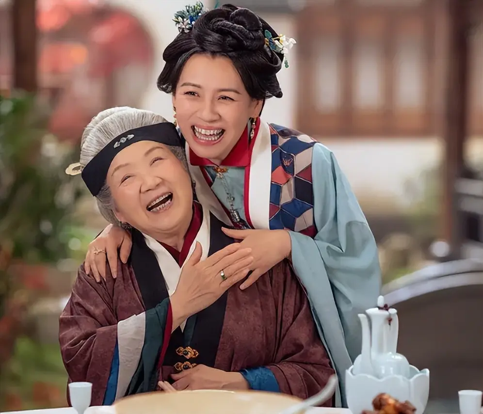 李嘉琪、任豪喜剧《芬芳喜事》首播口碑出炉，观众评价一针见血