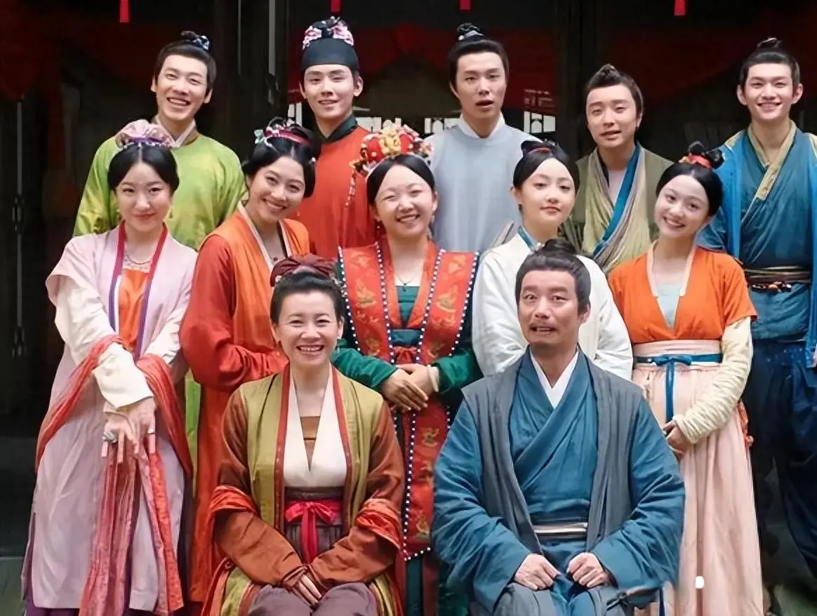 李嘉琪、任豪喜剧《芬芳喜事》首播口碑出炉，观众评价一针见血