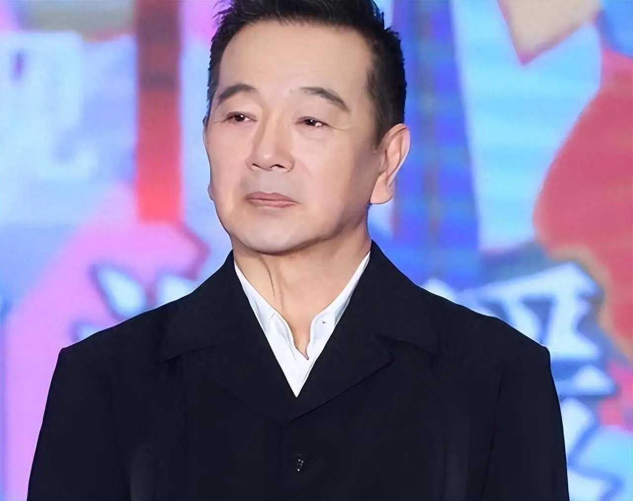 郑晓龙新剧开机，周冬雨沦为配角，看到女主不少网友表示想弃剧