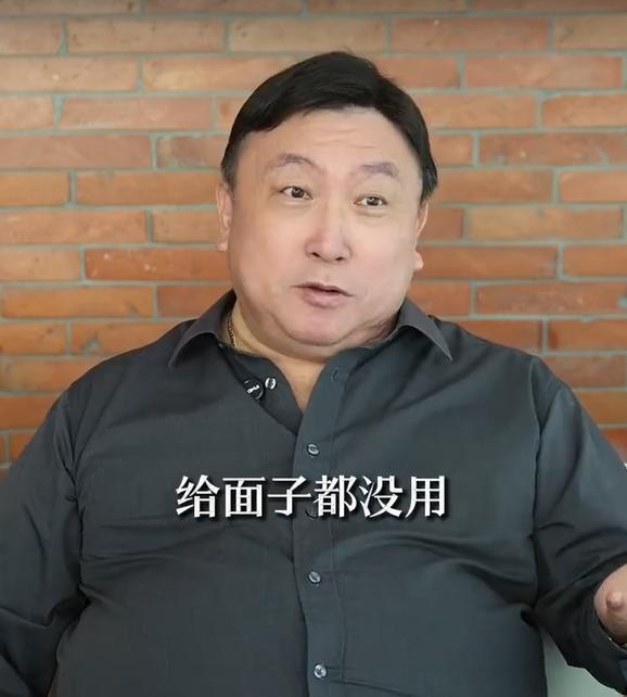向太年轻时有多厉害？王晶一番话给出答案，漂亮的人成功有原因