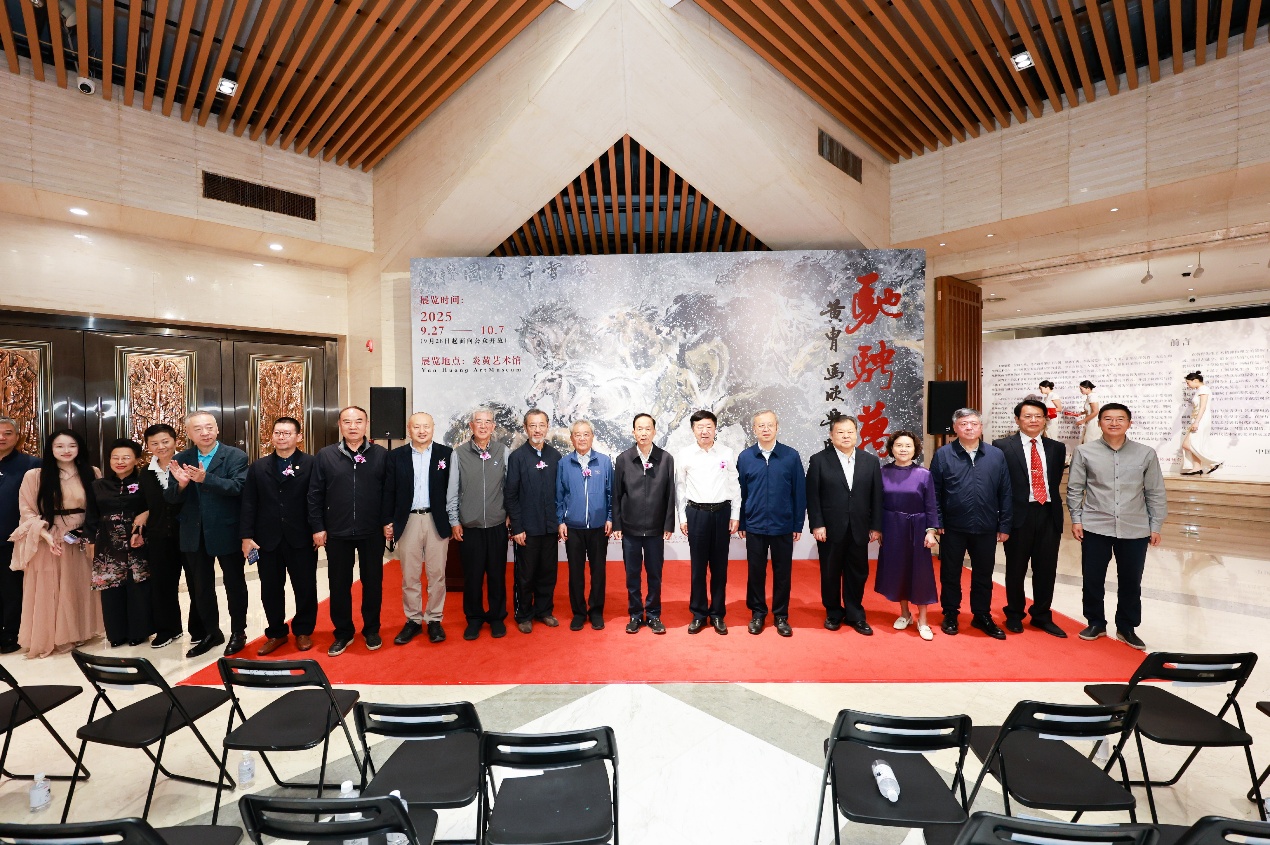 “驰骋万里——黄胄马欣乐师生画展”在炎黄艺术馆开幕