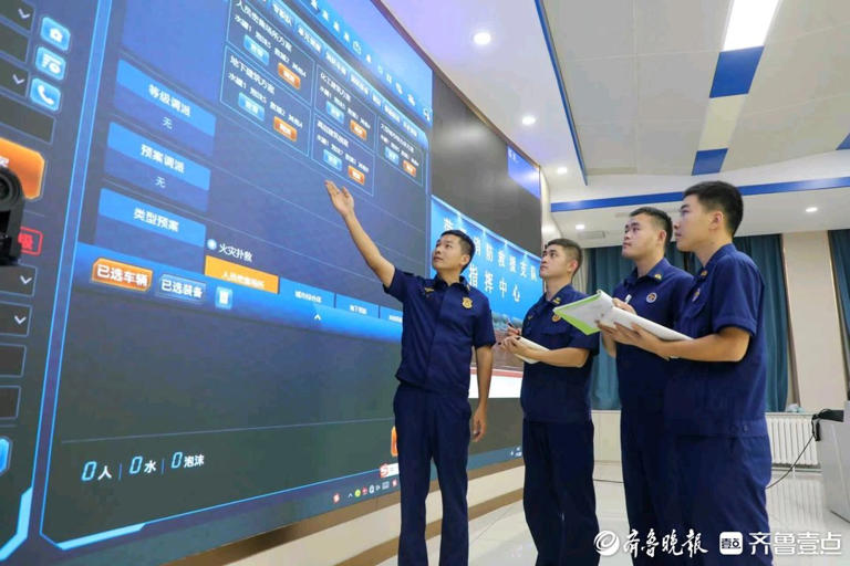00后消防接警员张曦：今夜，他守在电话这一端