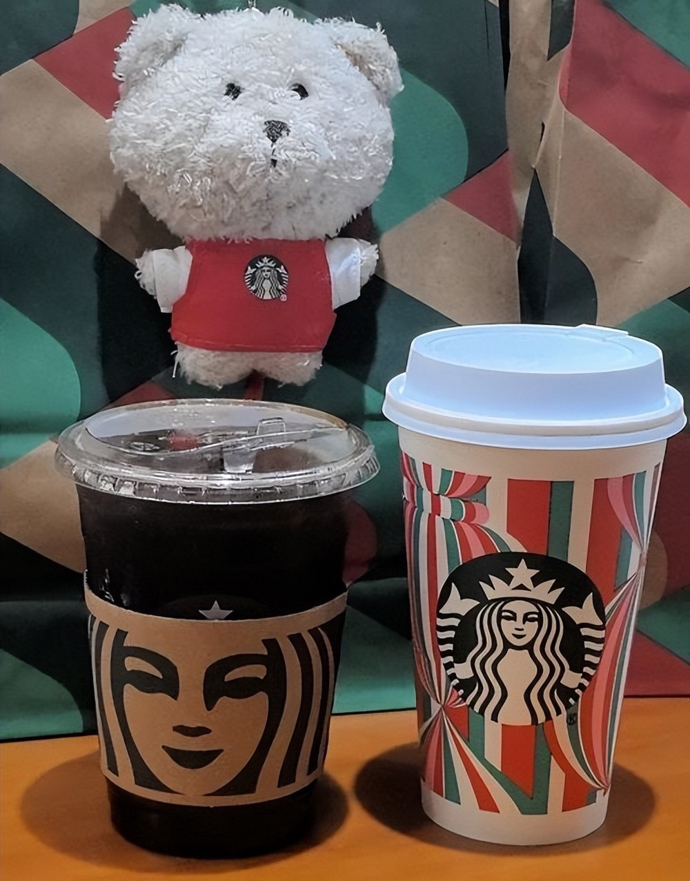 西贝6千万打水漂，蜜雪冰城隔夜柠檬却圈粉，下十年品牌就拼这个