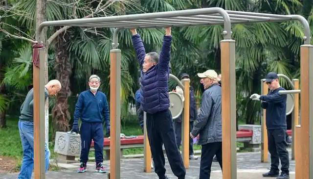 “快走30分钟”被推翻了？医生：过了50岁，运动要做到这4个关键