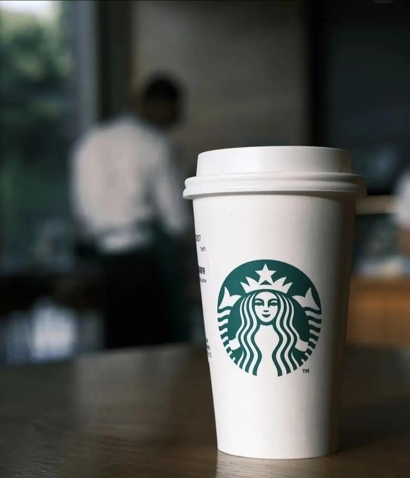 西贝6千万打水漂，蜜雪冰城隔夜柠檬却圈粉，下十年品牌就拼这个