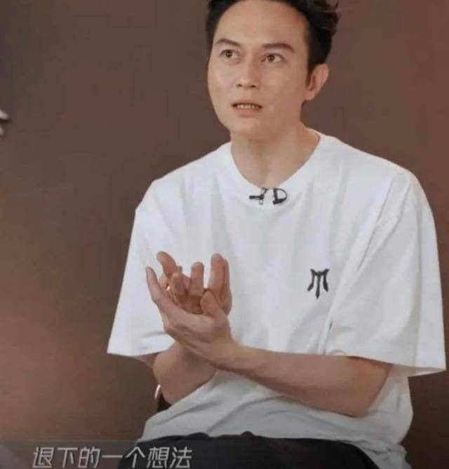 张智霖精力不够想退休，袁咏仪逛街罕见未买包，家中包价值两千万