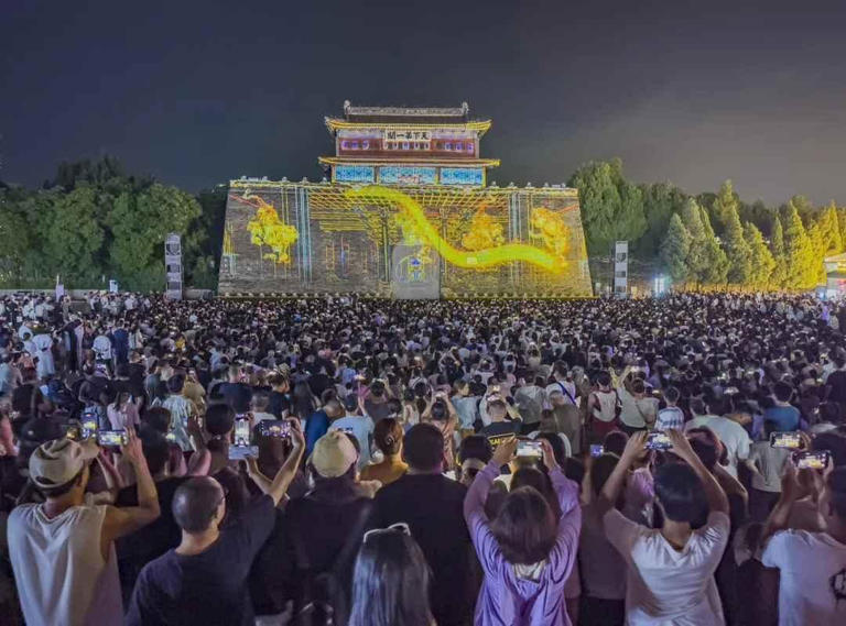 从淡季冷清到四季爆满，山海关靠“友好城市”破局