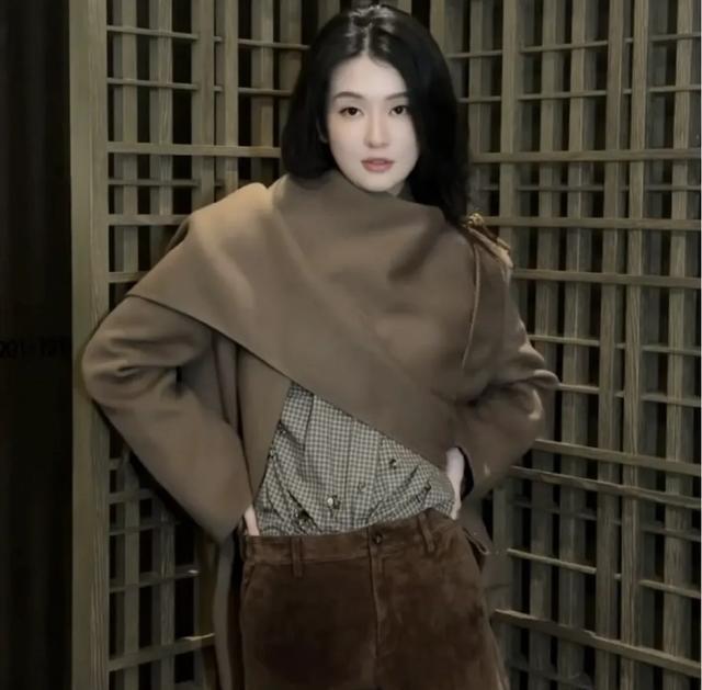 乔欣最新露面，变得好漂亮有点“撞脸”张曼玉，不演戏可惜了