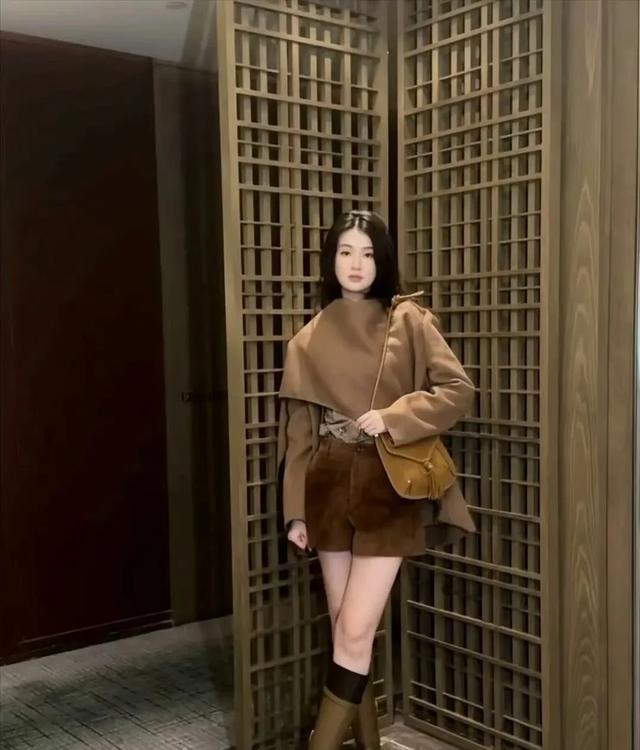 乔欣最新露面，变得好漂亮有点“撞脸”张曼玉，不演戏可惜了