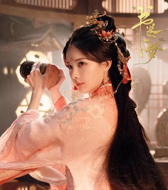 李一桐从崩牙到缺牙照公开，除了搞笑、心疼更多的还是敬佩！