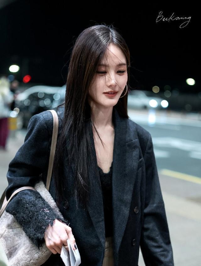 李一桐从崩牙到缺牙照公开，除了搞笑、心疼更多的还是敬佩！