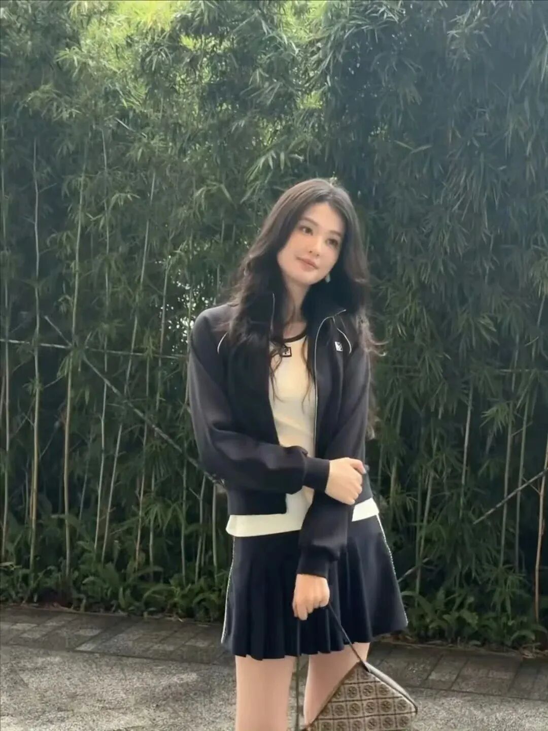 31岁乔欣分享无滤镜美照，比之前更加贵气了，豪门太太的生活就是香