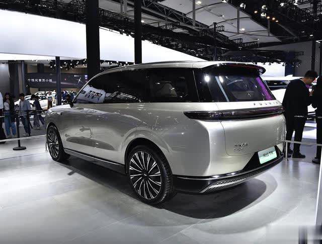 奇瑞风云T11新消息曝光，9种车色可选年内上市 ！