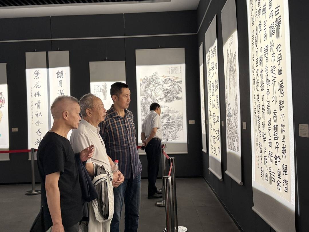 ����ش��� ��ī�����������ɽ�黭��չ��üɽ��Ļ��86����Ʒչ��10��