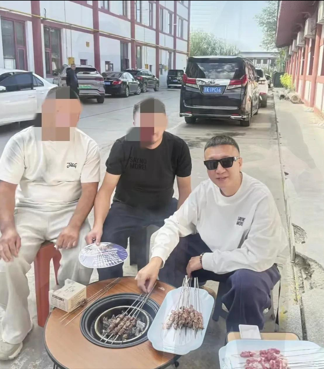 55��������������ģ�·�߳��տ����ָ���˧����ʮ�꣬�ѷ�������