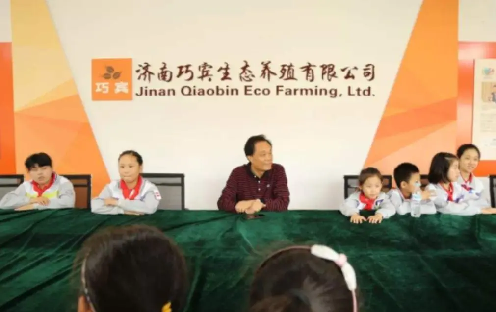 辞去公务员上山养蟑螂，10年养殖40亿只，李延荣如今收入百亿