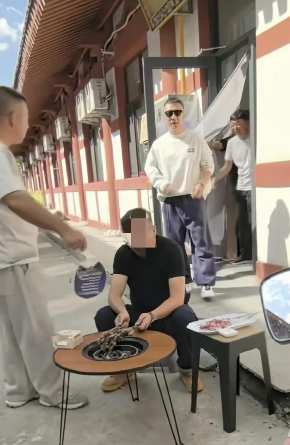 55��������������ģ�·�߳��տ����ָ���˧����ʮ�꣬�ѷ�������