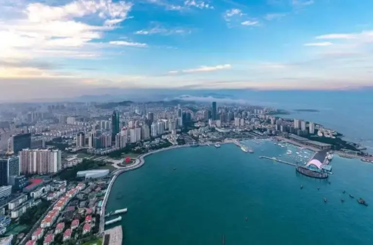 辞去公务员上山养蟑螂，10年养殖40亿只，李延荣如今收入百亿