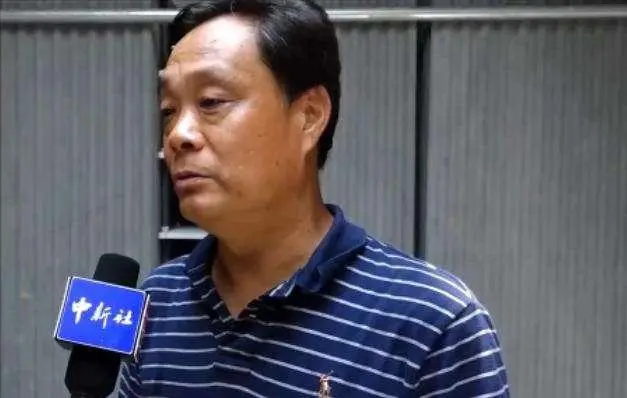 辞去公务员上山养蟑螂，10年养殖40亿只，李延荣如今收入百亿