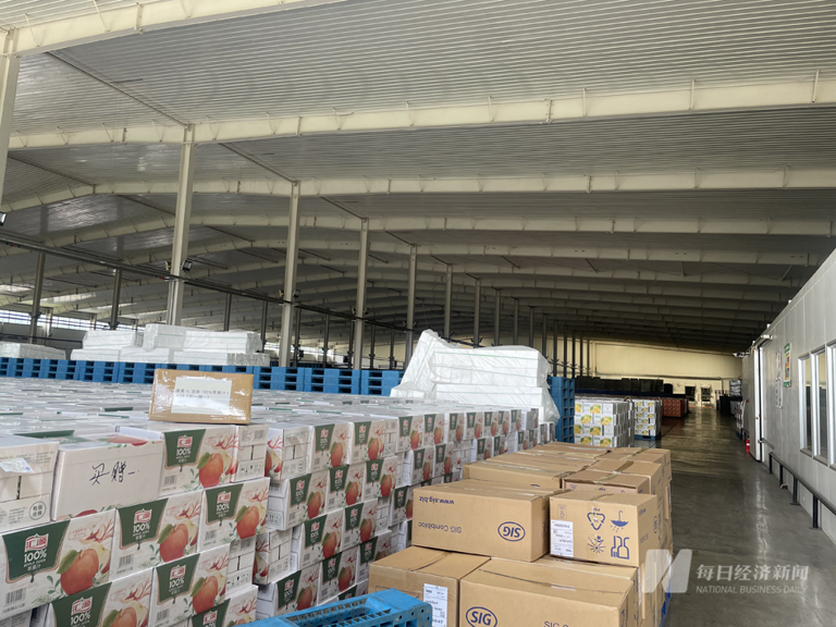 官方店断货、新老高管互指扰乱经营⋯⋯汇源高层激烈对峙，国民果汁为何饮下内耗苦？