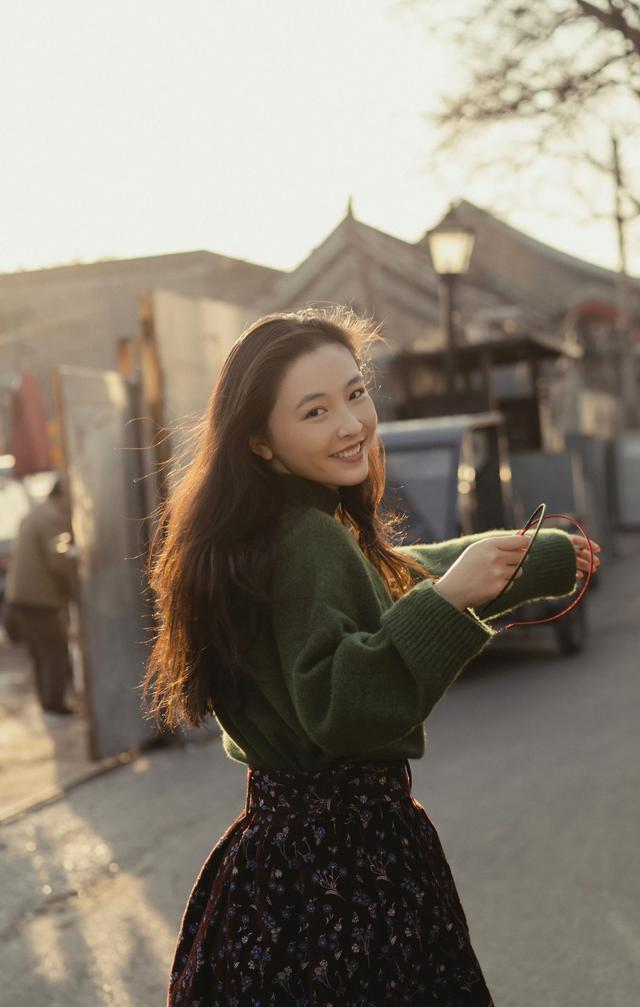 吴倩32岁生日照太治愈！笑容还是当年的模样
