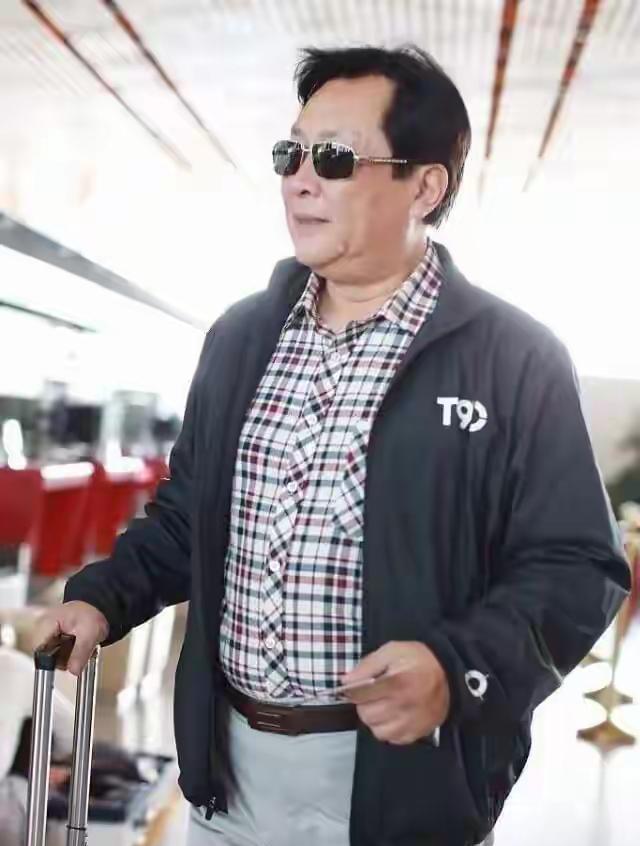 唐国强在《王牌9》节目里一开口就惊艳四座