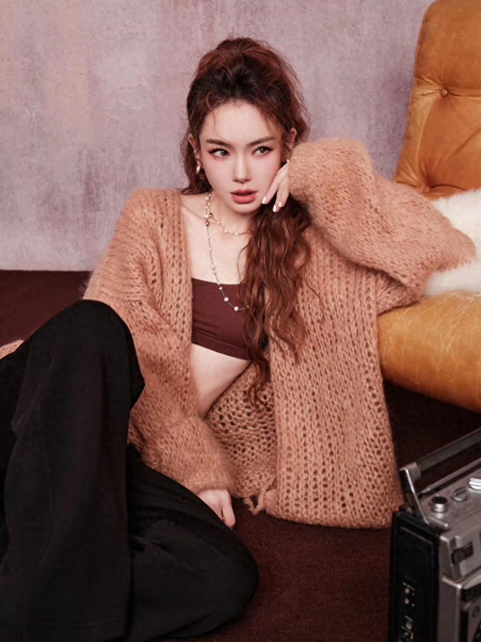 戚薇：松弛感美学！慵懒风教你穿出高级时尚感