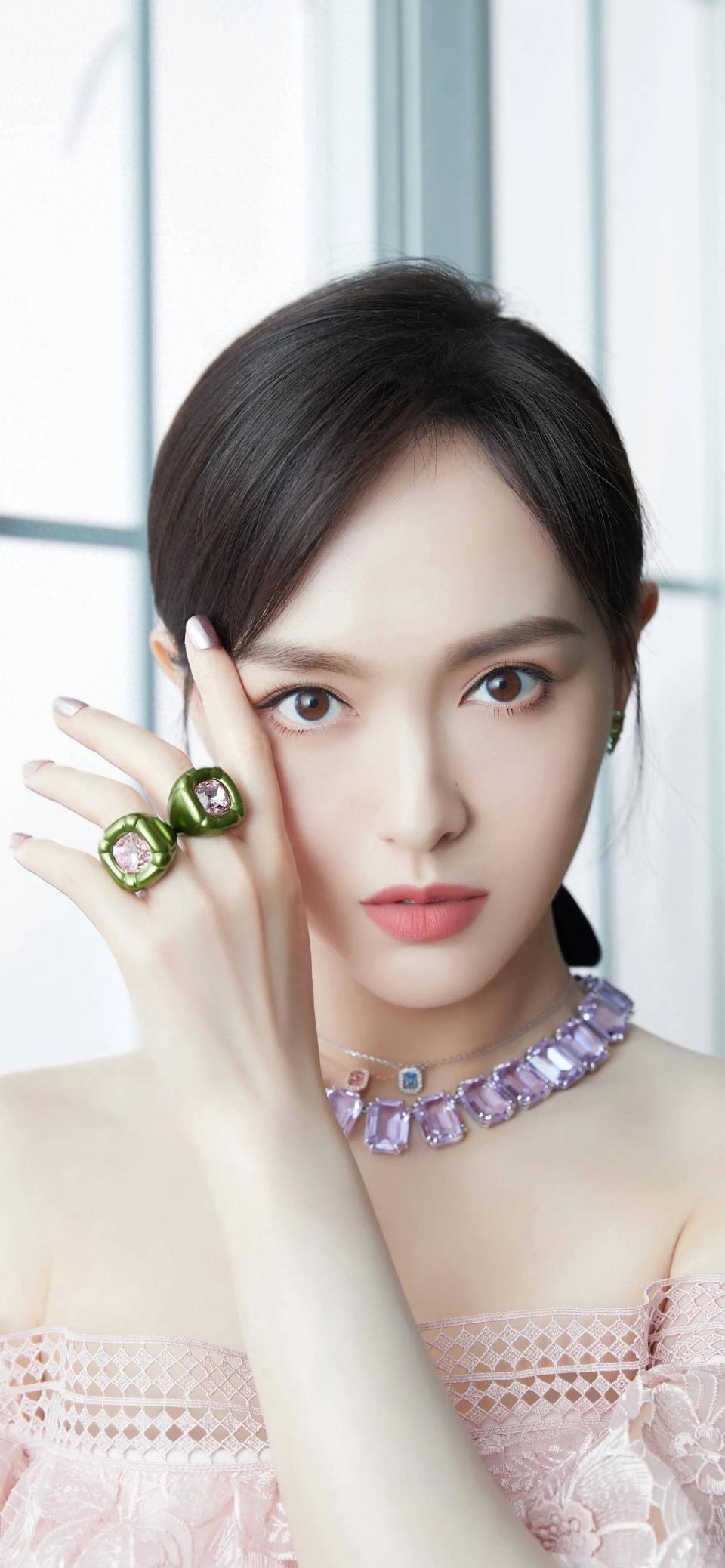 唐嫣：粉色蕾丝浪漫，不愧是 “甜姐天花板”