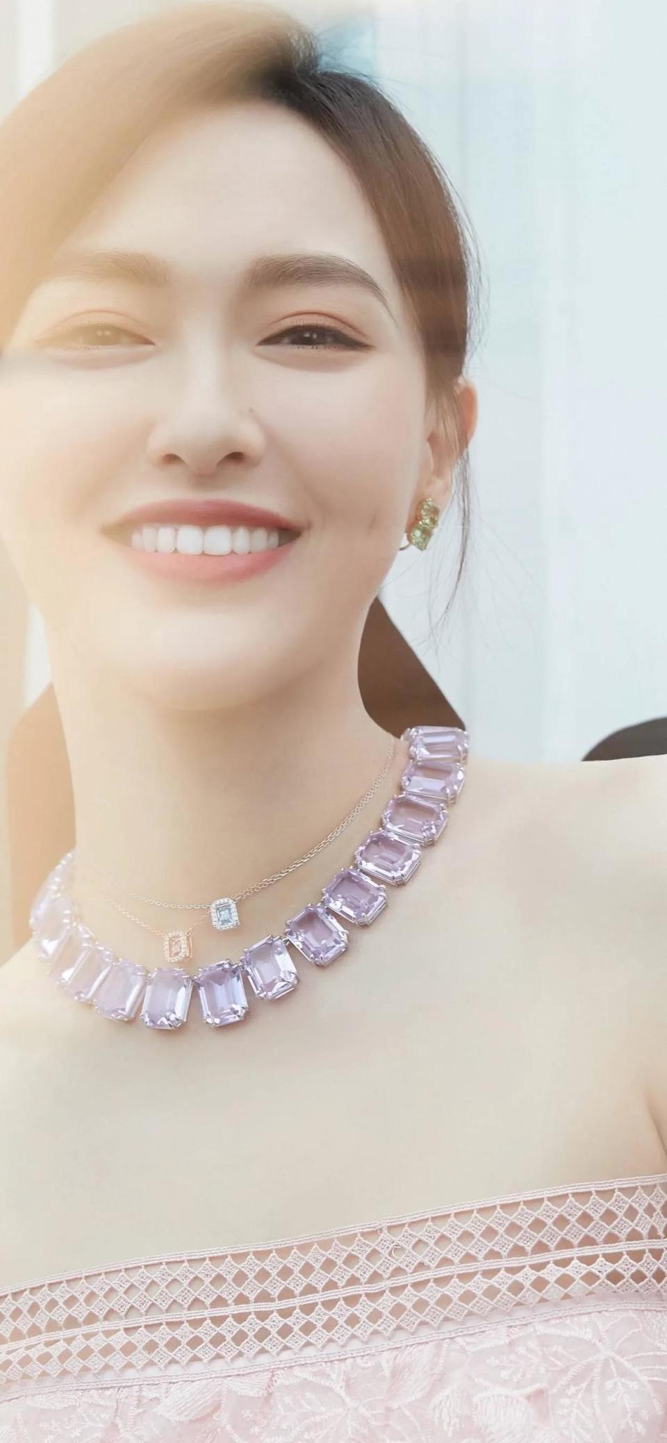 唐嫣：粉色蕾丝浪漫，不愧是 “甜姐天花板”