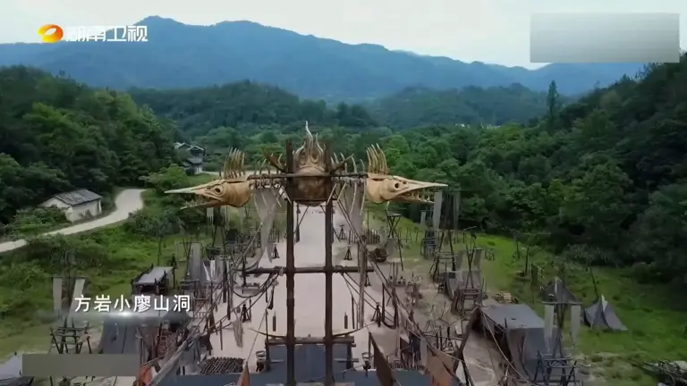 王鹤棣、李沁主演的《咸鱼飞升》官宣杀青